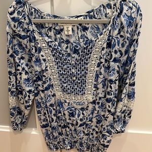 h&M woman's top size 6